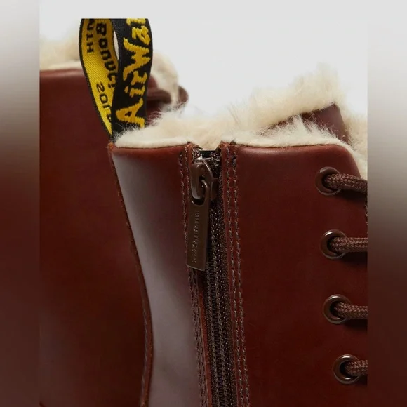 NEW DR MARTENS JADON FAUX FUR LINED PLATFORM BOOTS - Picture 5 of 7